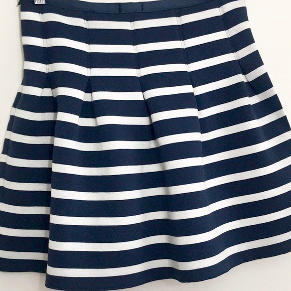 |Gap| Navy & White Striped Flared Skirt Sz Small - Picture 8 of 8